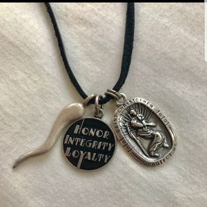 DISO!!! DO NOT BUY! I AM IN SEARCH OF THIS!